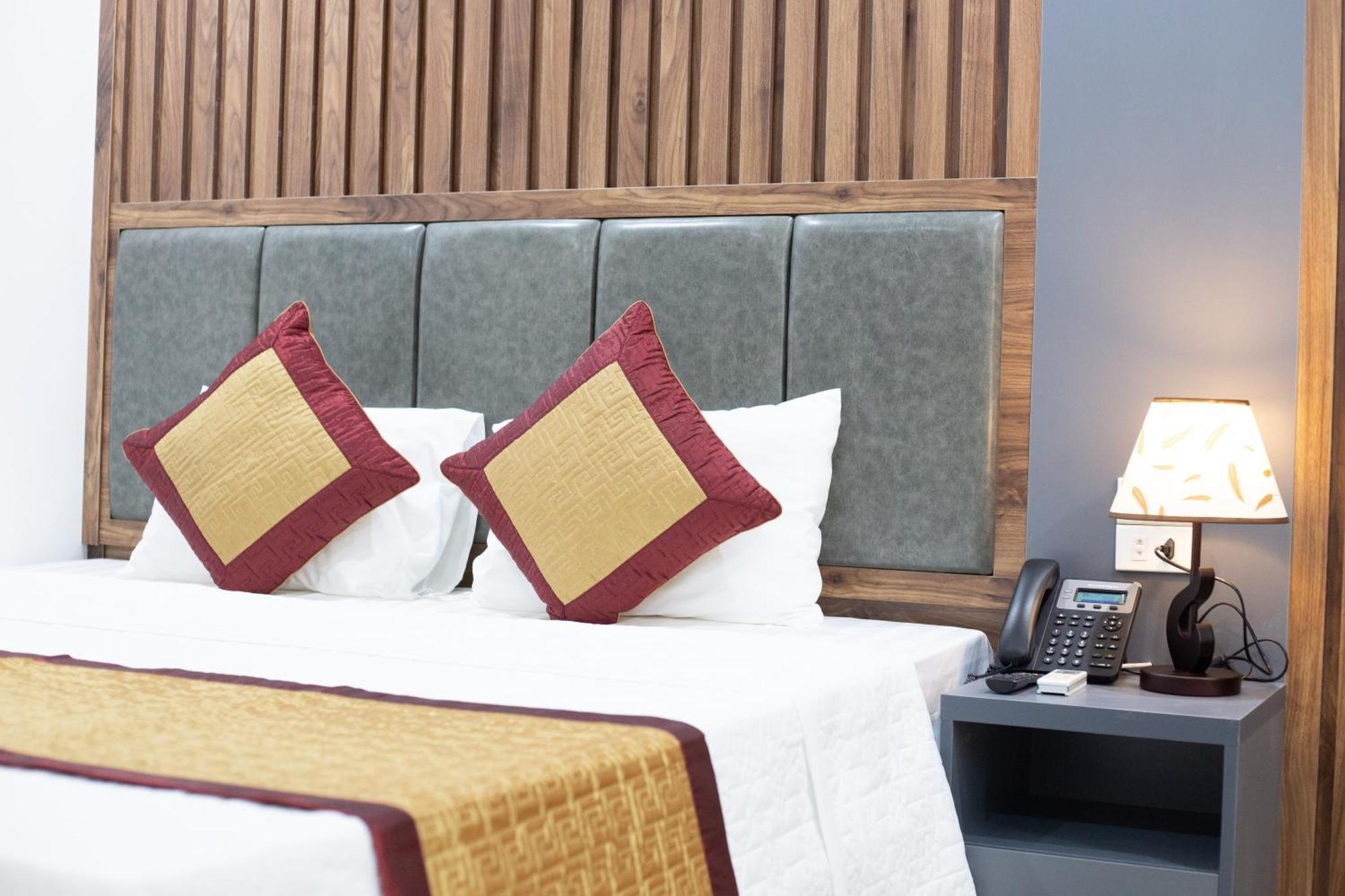 Khach San Kien Ngoc Hotell Dong Khe Sau Exteriör bild